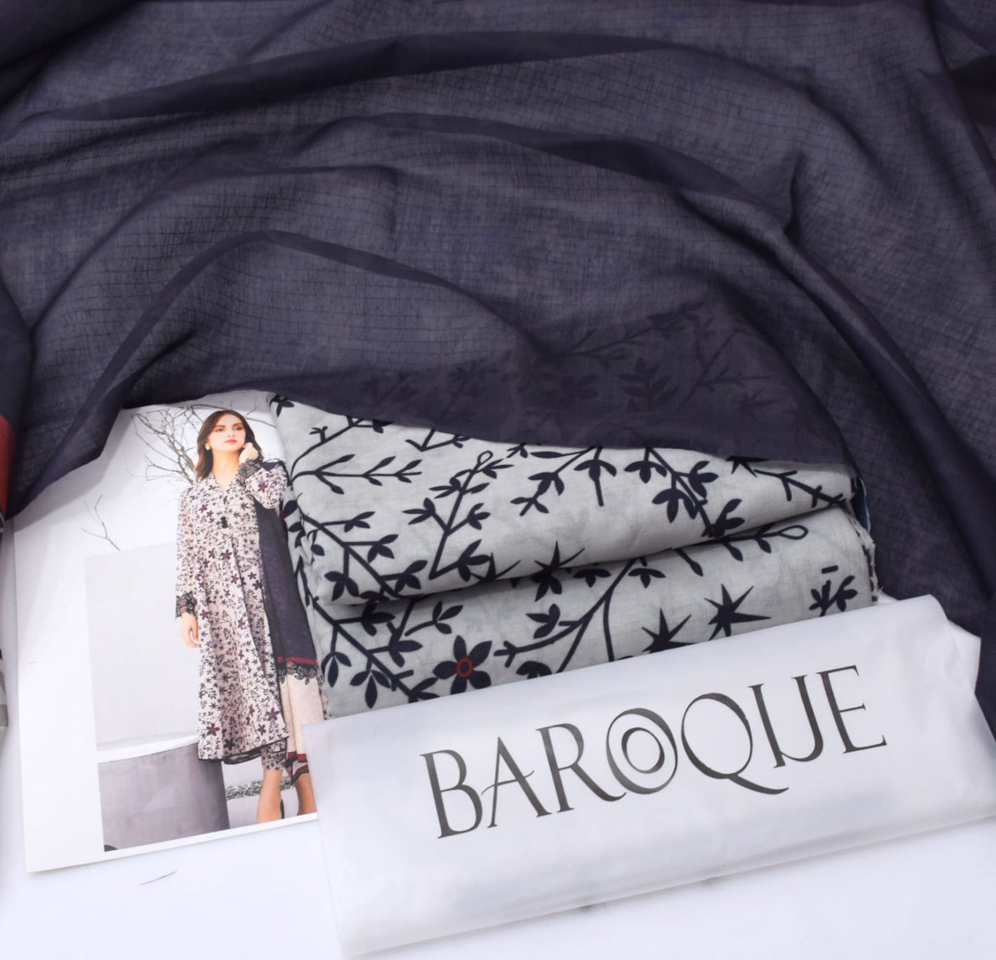 SWISS LAWN 3 PIECE UNSTITCHED SUIT|CODE 011