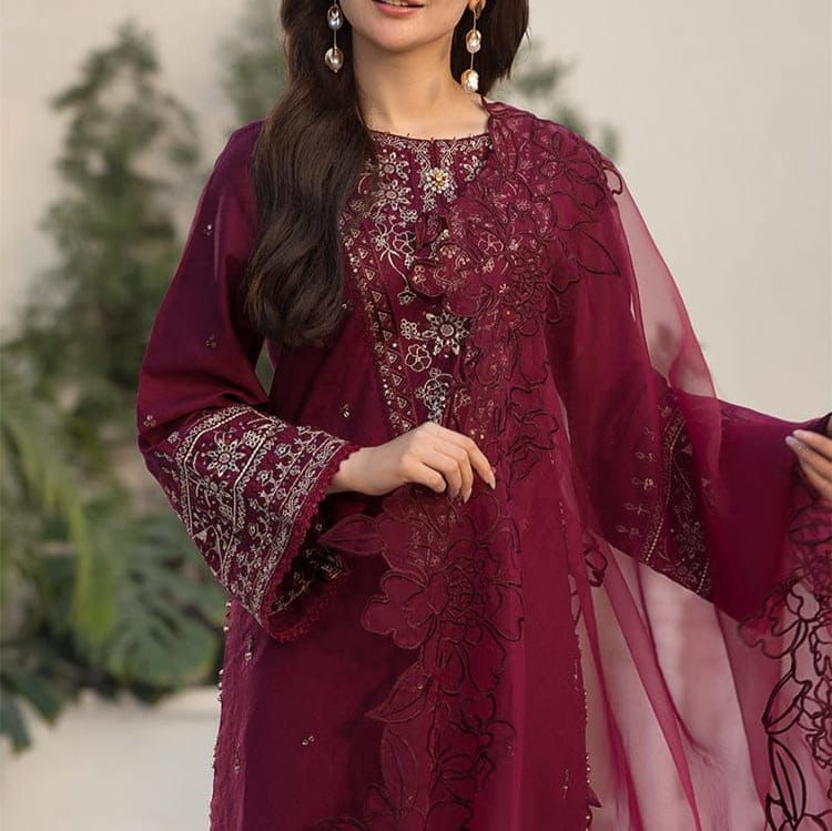 3 pc luxury lawn embroidery suit by ZARA SHAHJAHAN code 002