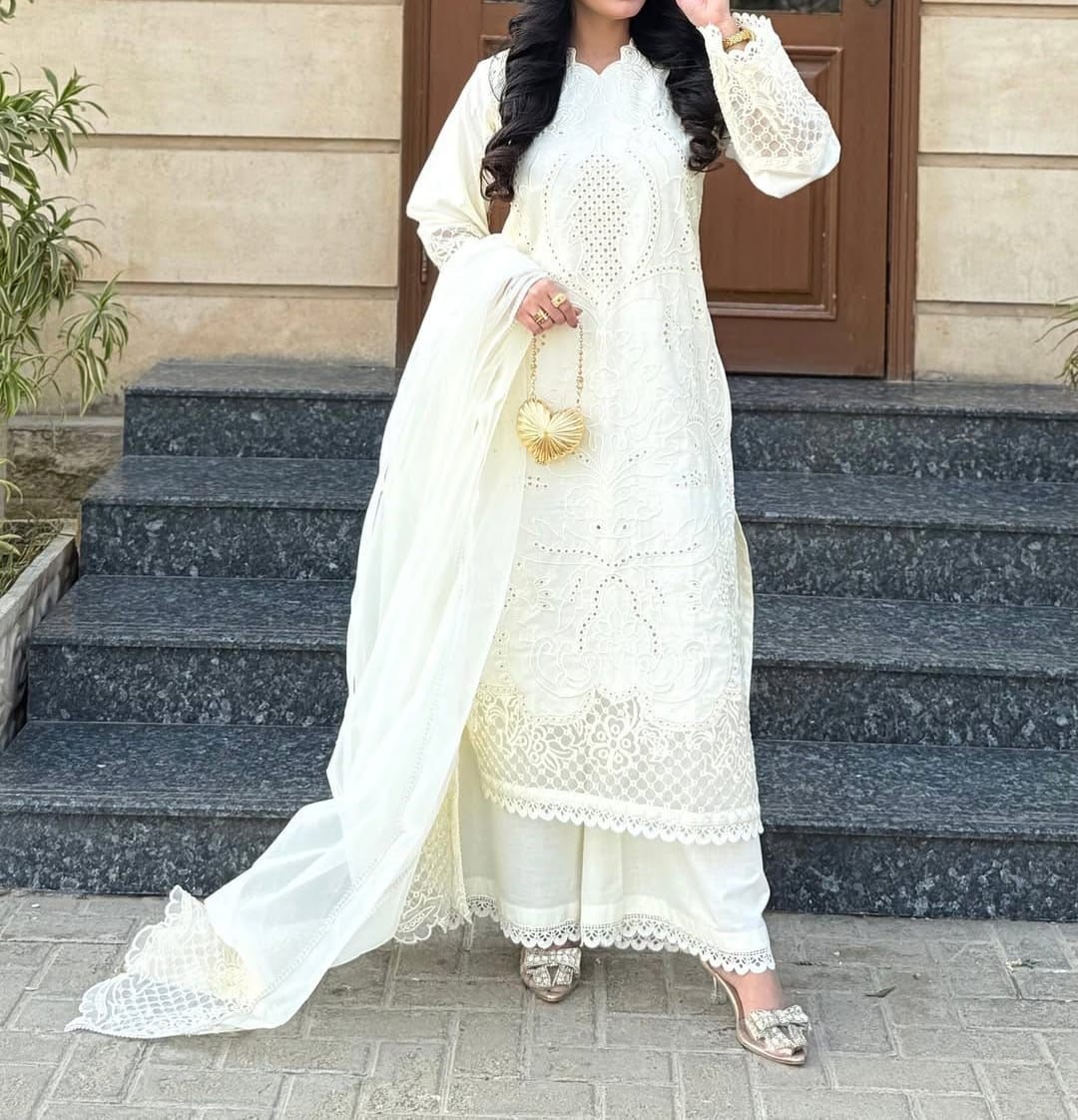 3 pc luxury lawn embroidery by MARIA B |CODE 003