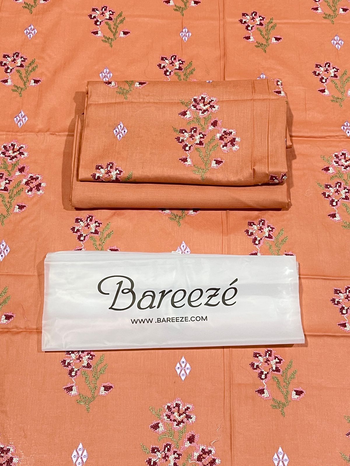 BAREEZE LAWN EMBROIDERY 2PC SUIT |