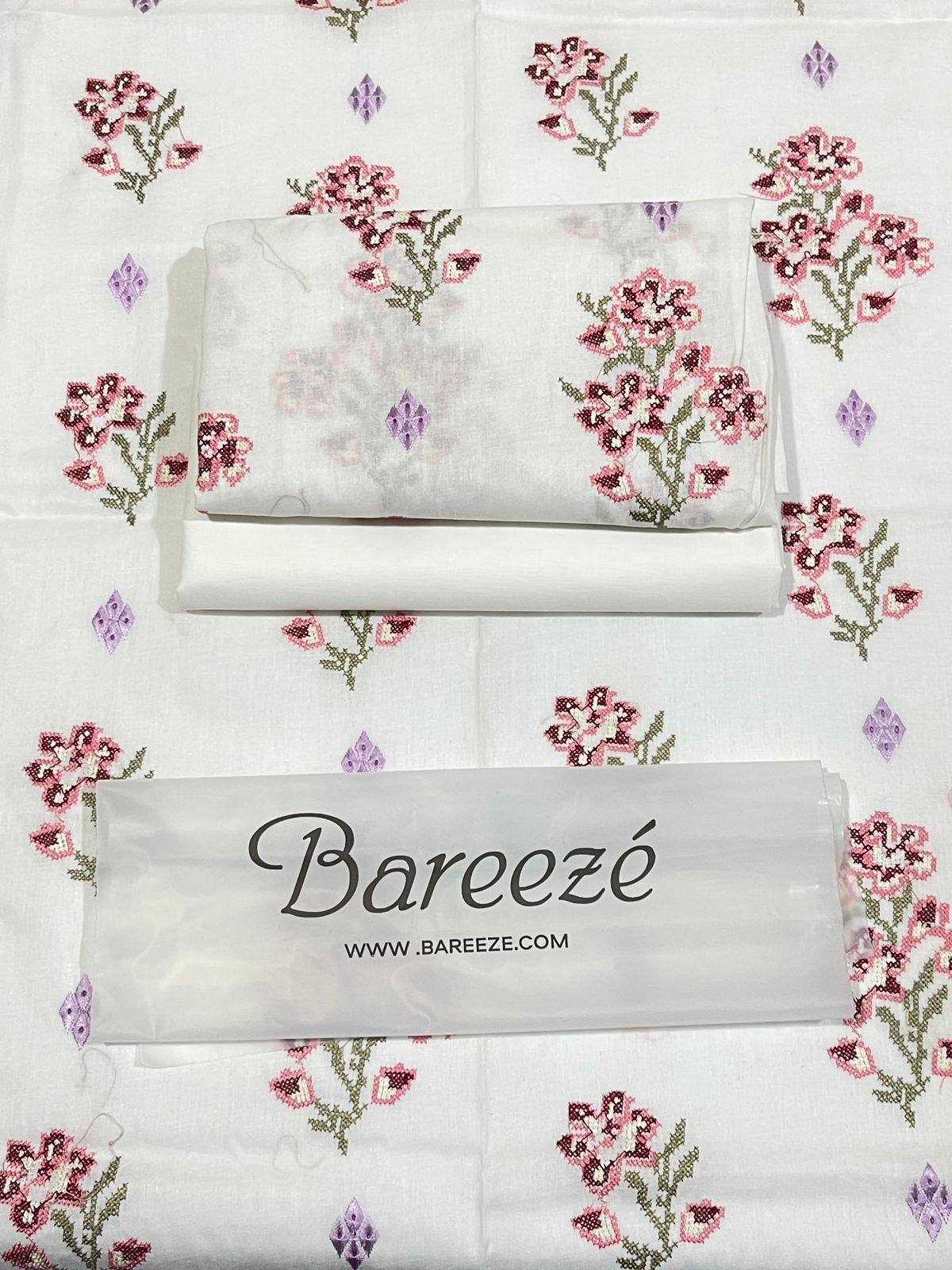 BAREEZE LAWN EMBROIDERY 2PC SUIT |