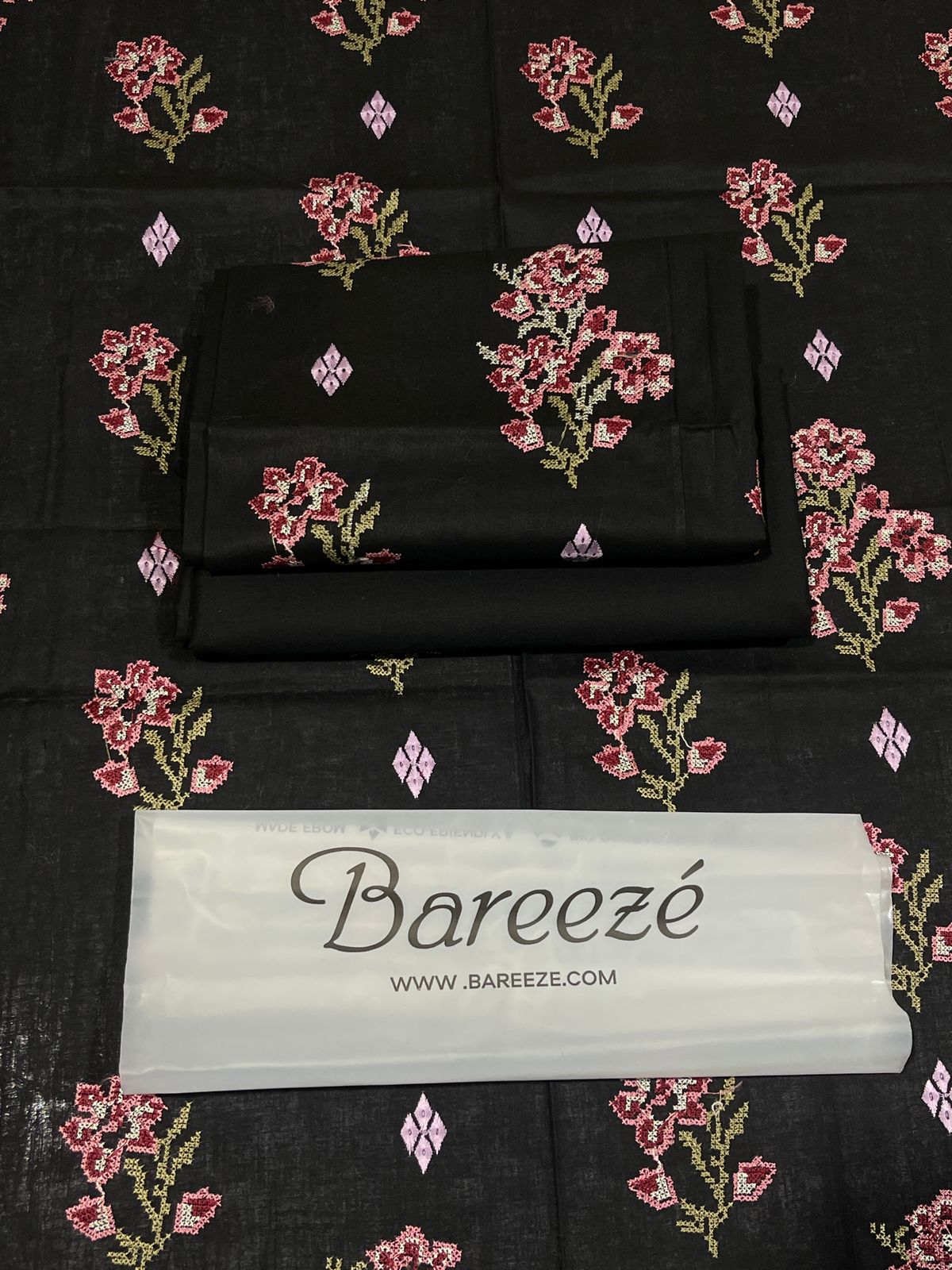 BAREEZE LAWN EMBROIDERY 2PC SUIT |
