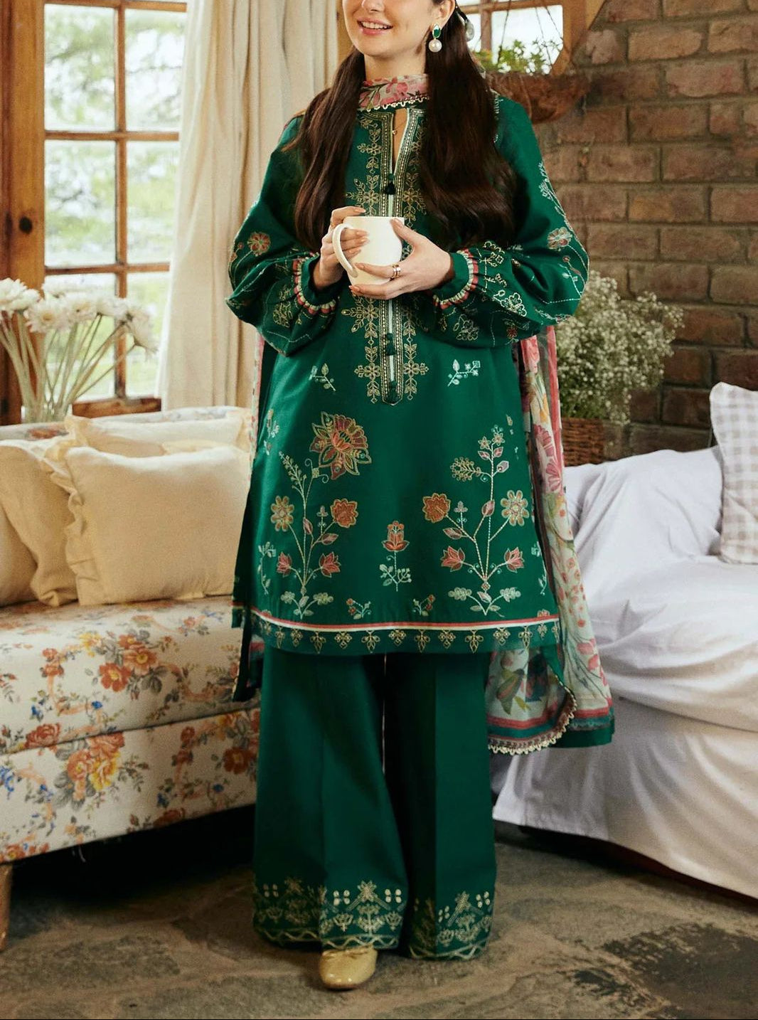 Sapphire 3 PC EMROIDERY LAWN HIT CODE|1137