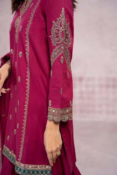 Baroque 3 PC EMROIDERY LAWN HIT CODE|1105