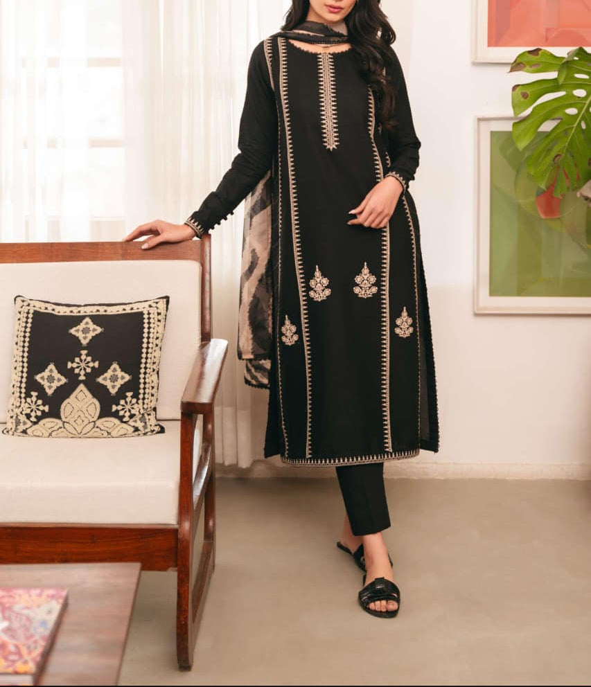 CROSS STITCH 3 PC EMROIDERY LAWN HIT CODE|