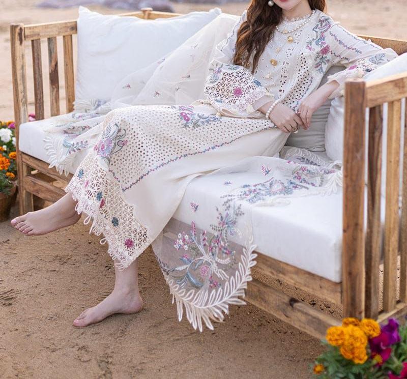 QALAMKAR 3 PC EMROIDERY LAWN HIT CODE|1002